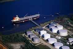 بنزين 400 توماني در واقع نيمه‌يارانه‌اي يا نيمه‌آزاد فروخته مي‌شود