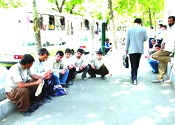 وزارت کار و ديگر دستگاهها در شکستن شاخ غول بيکاري ناموفق بوده اند
