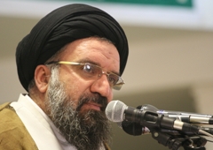 احمد خاتمي: به چه قيمتي برخي فرش قرمز براي برخي از هنرپيشه‌گان بدنام پهن مي‌كنند