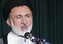 اگر بخواهیم هر روز در مسائل سیاسی درگیر شویم، باید حج را تعطیل کنیم