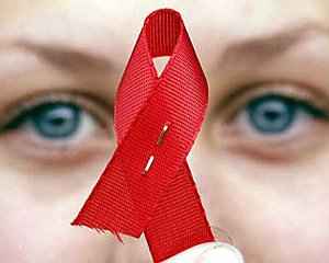 مبتلايان به ايدز در ايران شامل  6/92درصد مردان و 4/7 درصد زنان مي باشد