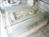 گرفتاريهاي سنگ قبر ناصرالدين شاه