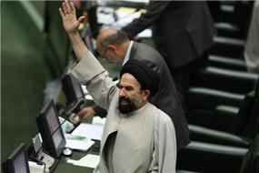 روستاییان برای پخت و پز و گرم کردن خود به قطع کردن درختان جنگلی روی آورده اند روستاییان برای پخت و پز و گرم کردن خود به قطع کردن درختان جنگلی روی آورده اند