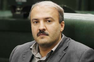 نماينده مجلس: مردم ایران به لحاظ اقتصادی تبدیل به ۲ دسته شده‌اند،یا بیکار هستندیا بدهکار