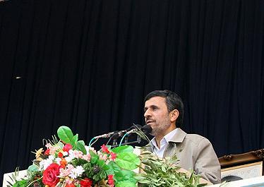 احمدی نژاد ضمن اشاره به اختلاس 3 هزار ميلياردي گفت این دولت پاک ترین دولت در طول تاریخ است