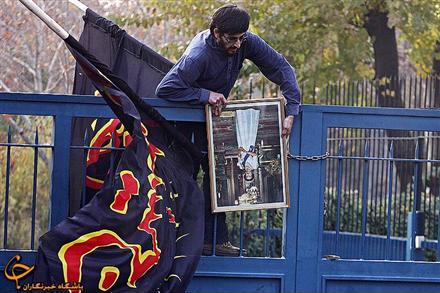 ورود دانشجويان ايراني به سفارت انگليس به سرعت در خبرگزاري هاي خارجي بازتاب يافت