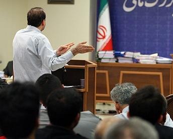 مه‌آفریدخسروی: مسئولان مرتبط خودشان را معرفی نکنند در جلسه بعد اسامی را افشا می کنم